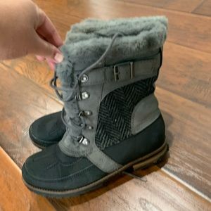 Rock and Candy size 8 gray boots
